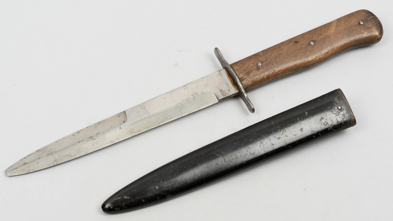 German WWII Close Combat Knife