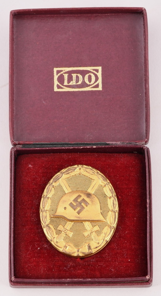 Cased Wound Badge in Gold 1939