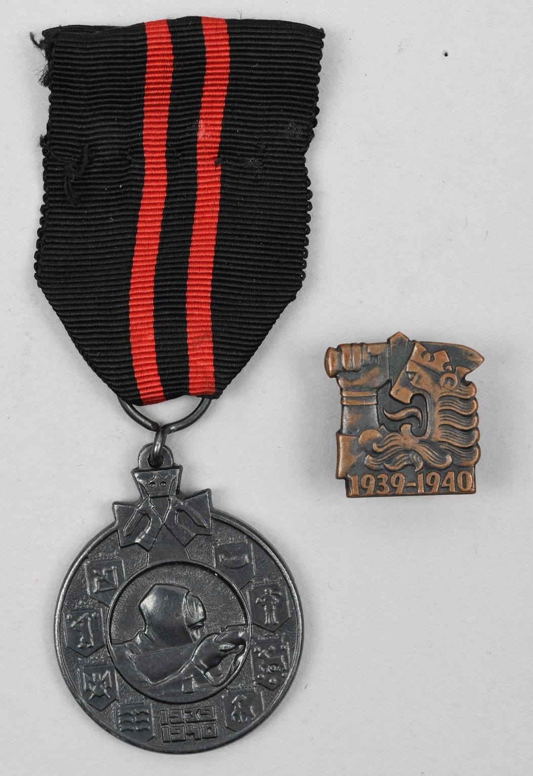 Commemorative Medal of Winter War + Front Badge