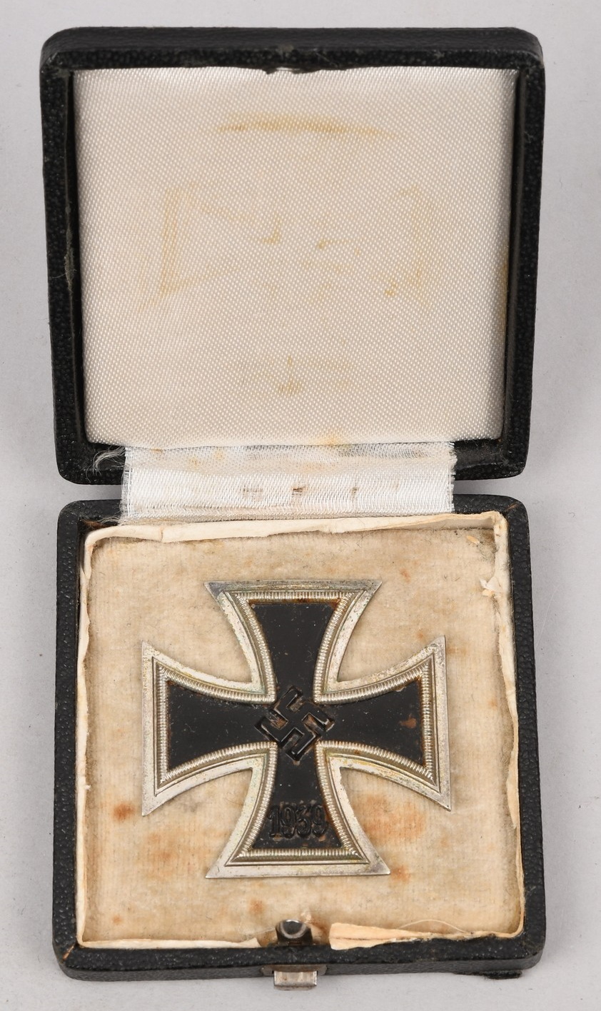 Iron Cross 1'st Class 1939 L/16 With Award Case of Issue