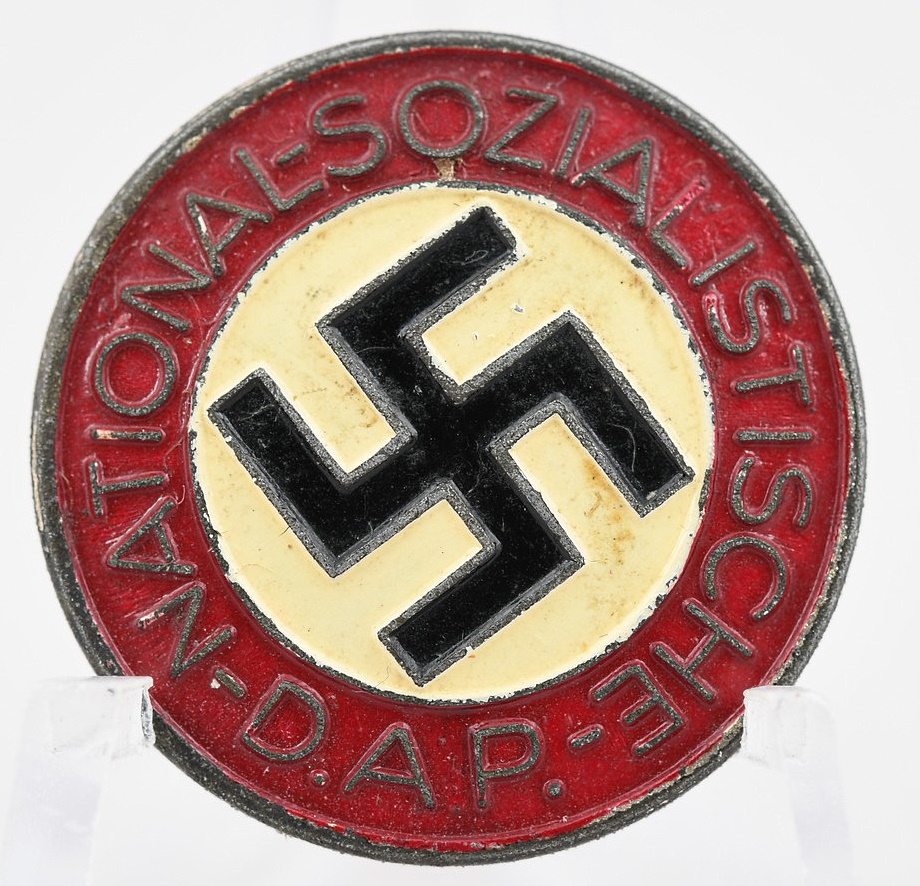 NSDAP Membership Badge Later Painted Version M1/120