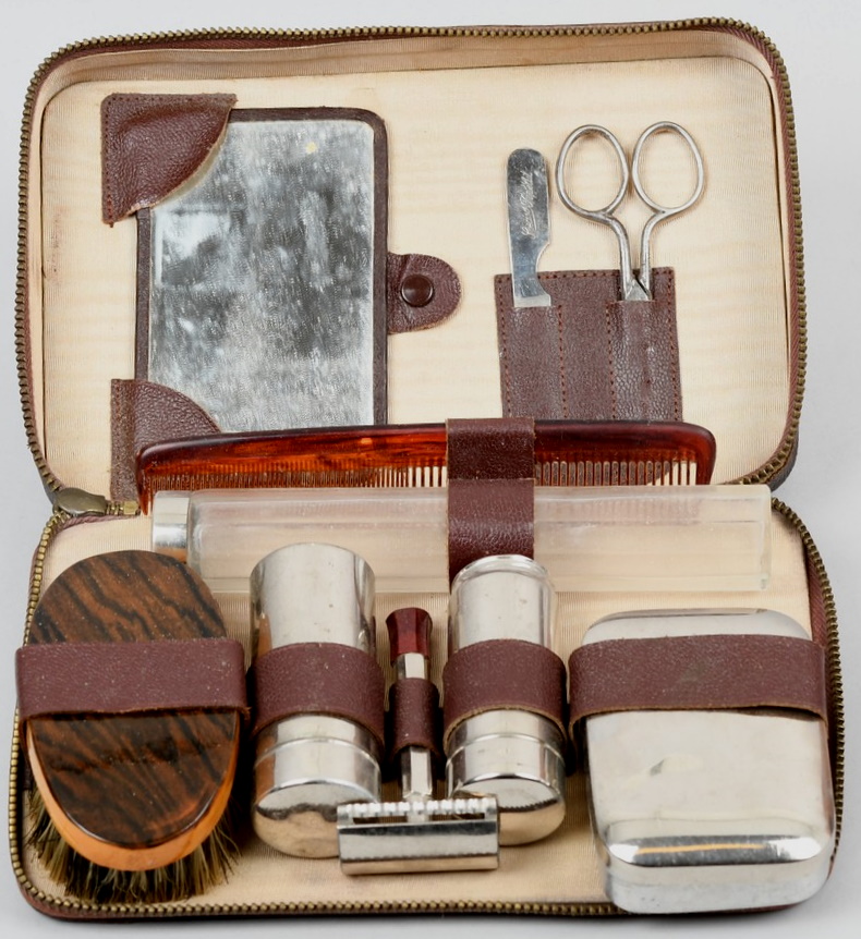 German 1930's Mens Shaving Kit Leather Case Complete With Conten