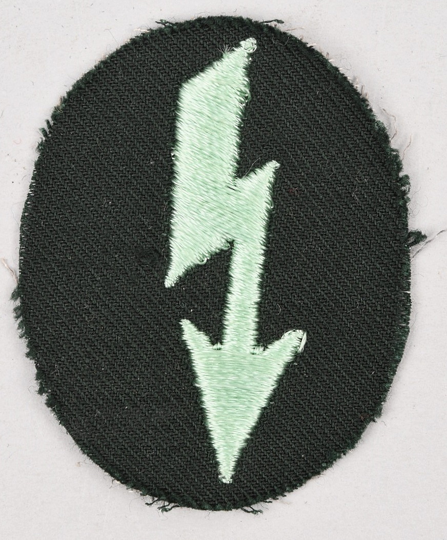 Heer Panzer Grenadier Signal Peronnels Trade Badge