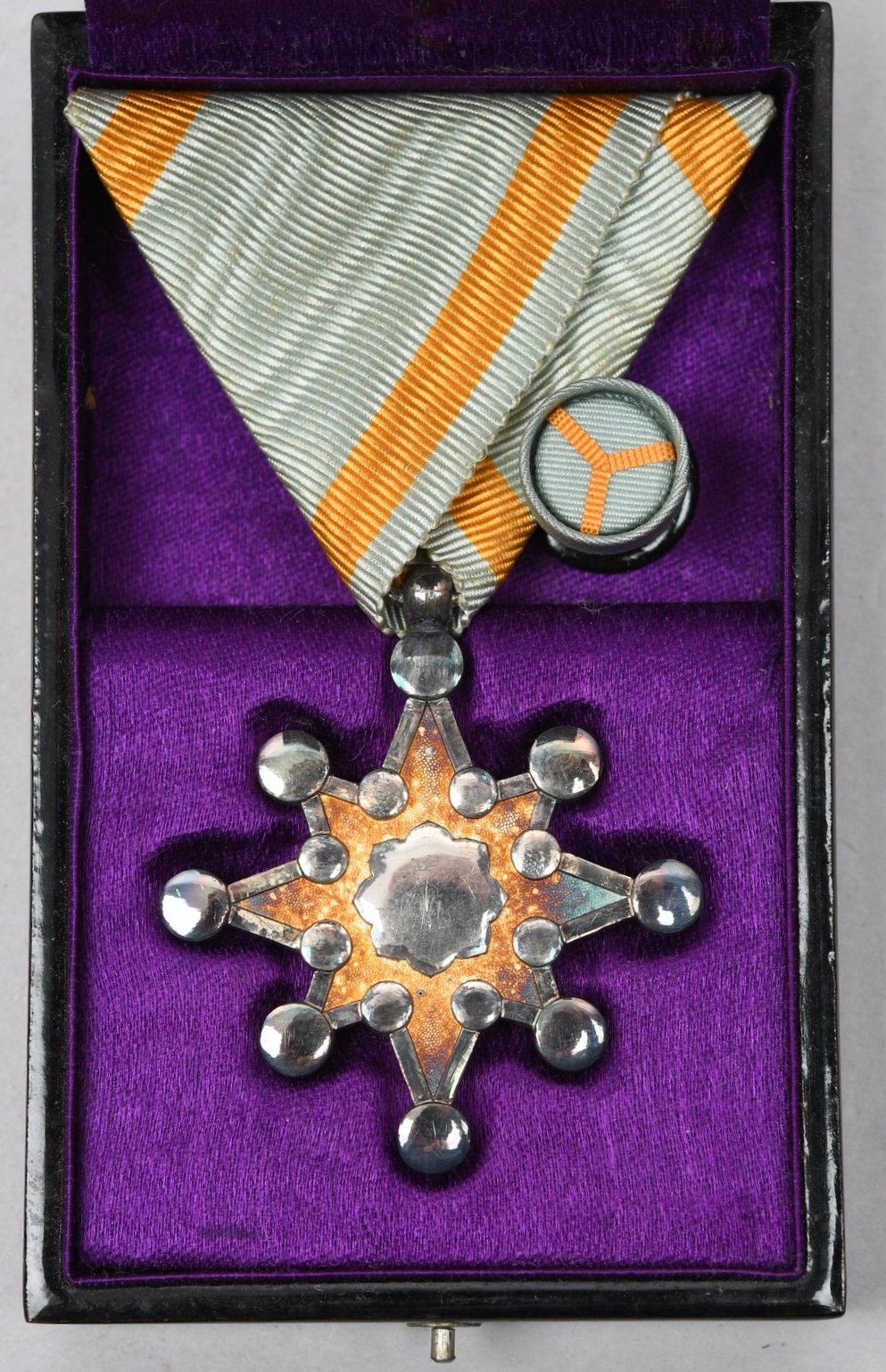 Japanese Order Of The Sacred Treasure, 8th Class With Case