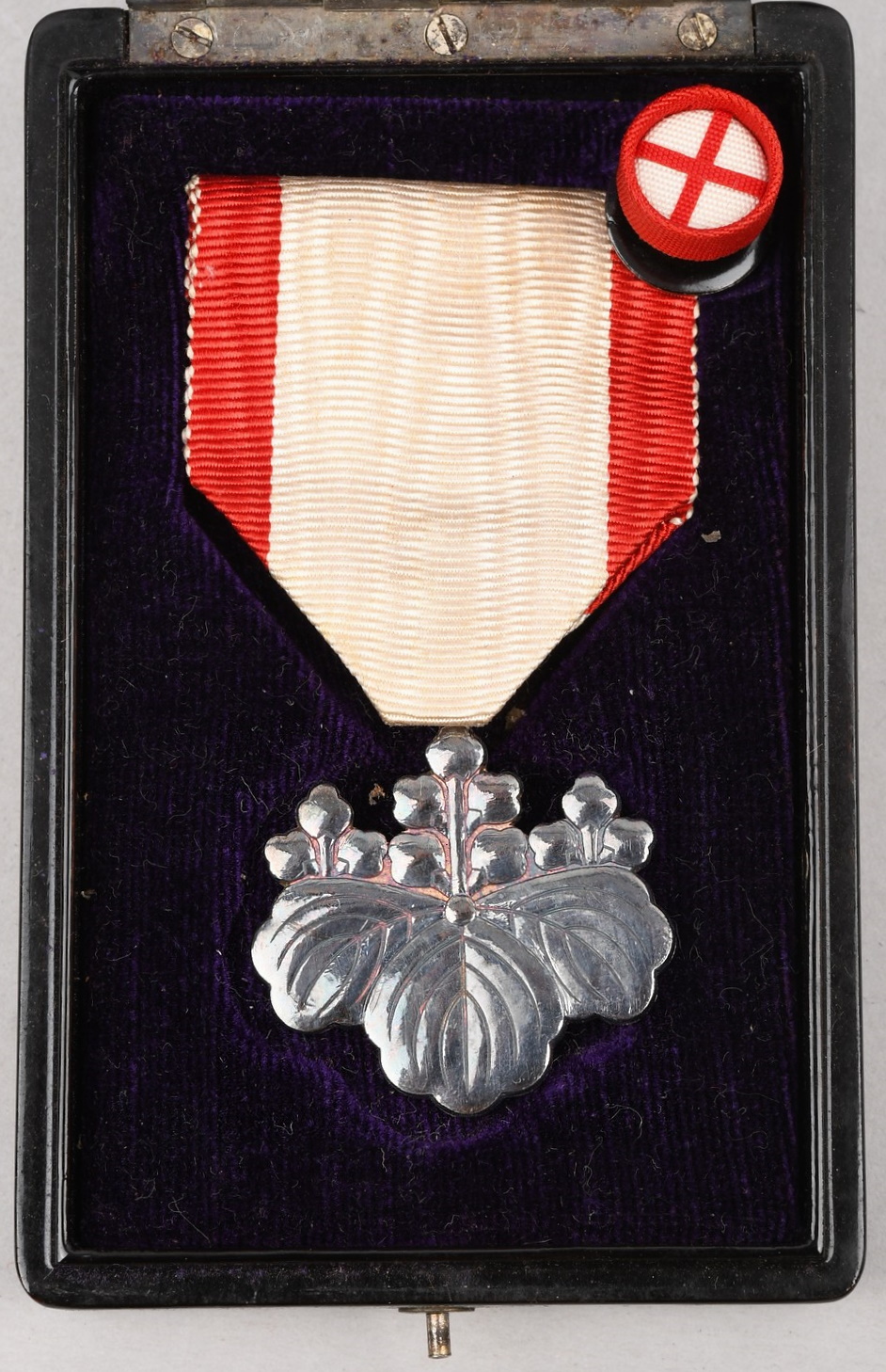 Japanese Cased Order Of The Rising Sun 8th Class